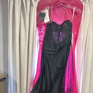 Ellie Wilde prom dress